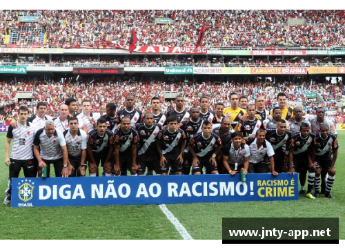 挑战种族歧视:黑人球员面对的侮辱与困境 挑战种族歧视:黑人球员面对的侮辱与困境